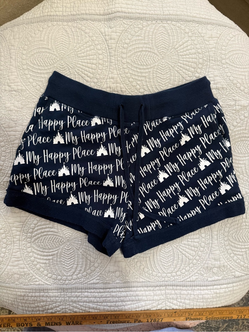Disneyland Size Medium Pull On Drawstring Shorts with Pockets